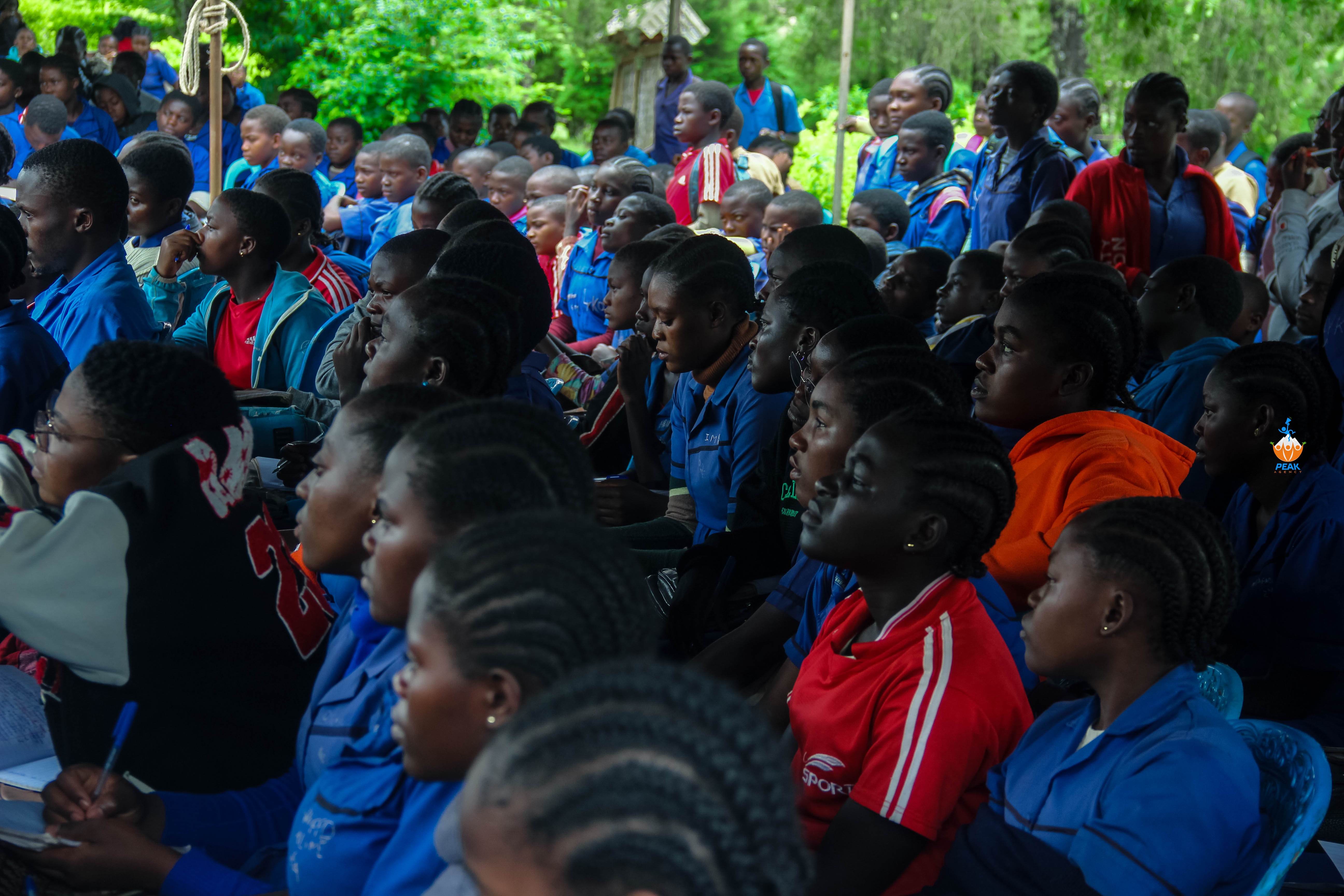 Jeunes à la conférence D.Fapong